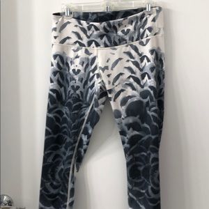 Lulu lemon Wunder Under printed leggings